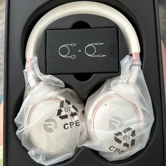 RAYCON The Everyday Headphones - Picture 14 of 14